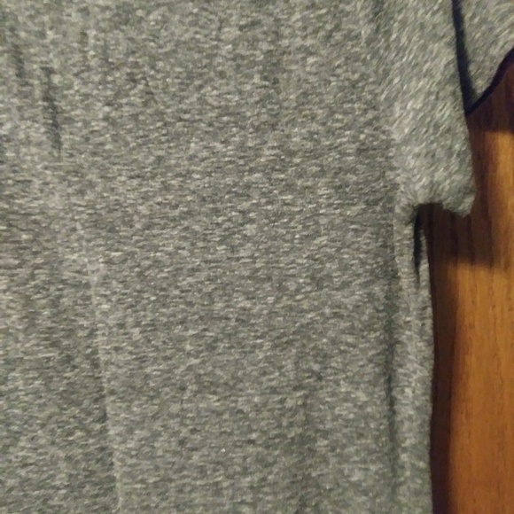 Set of Grey and Pink V-Neck T's - Picture 3 of 5